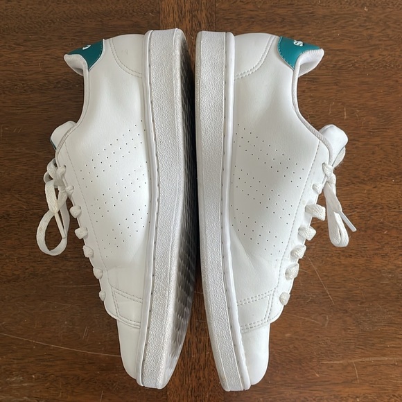 Adidas Tennis Shoes - Picture 4 of 8